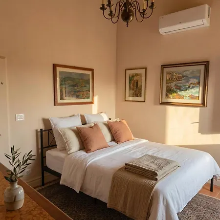 Charming 2-floor With Vineyard Views In Morro Dalba Морро-д'Альба